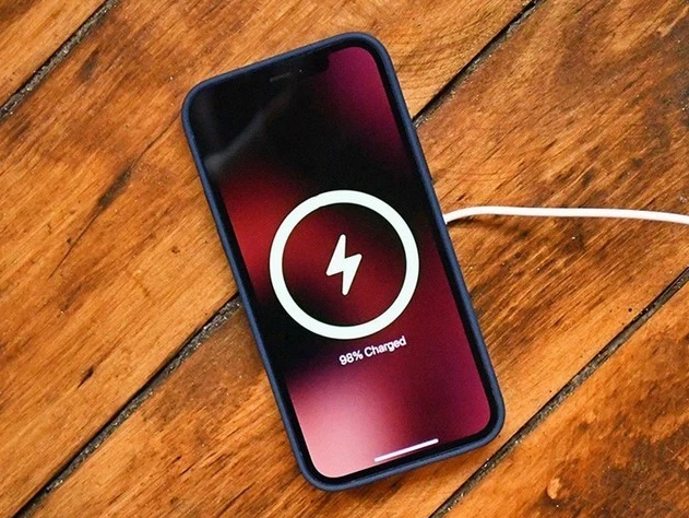 武安苹果手机维修分享iPhone 12可以随便充电吗 